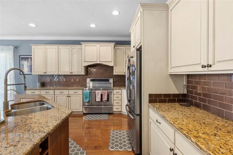 House in Tampa, Florida 5 bedrooms, 379.04 sq.m. № 2236260 - photo 19