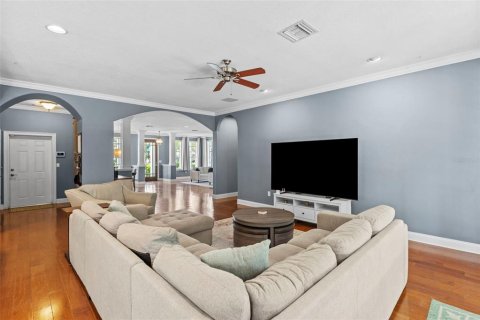 House in Tampa, Florida 5 bedrooms, 379.04 sq.m. № 2236260 - photo 15