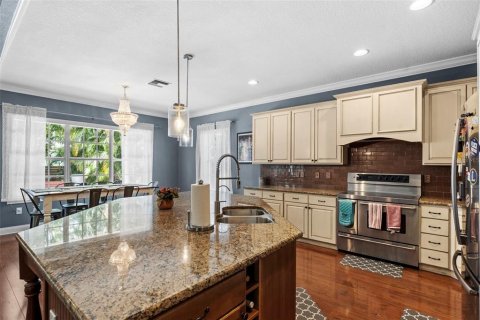 House in Tampa, Florida 5 bedrooms, 379.04 sq.m. № 2236260 - photo 3