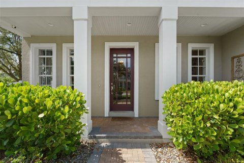 House in Tampa, Florida 5 bedrooms, 379.04 sq.m. № 2236260 - photo 5