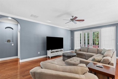 House in Tampa, Florida 5 bedrooms, 379.04 sq.m. № 2236260 - photo 14