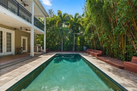 House in Tampa, Florida 5 bedrooms, 379.04 sq.m. № 2236260 - photo 29