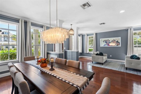 House in Tampa, Florida 5 bedrooms, 379.04 sq.m. № 2236260 - photo 8