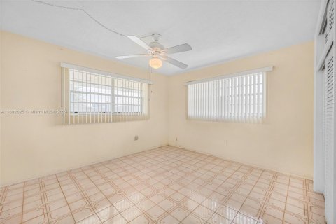 Copropriété à vendre à North Miami Beach, Floride: 2 chambres, 82.03 m2 № 1764674 - photo 9