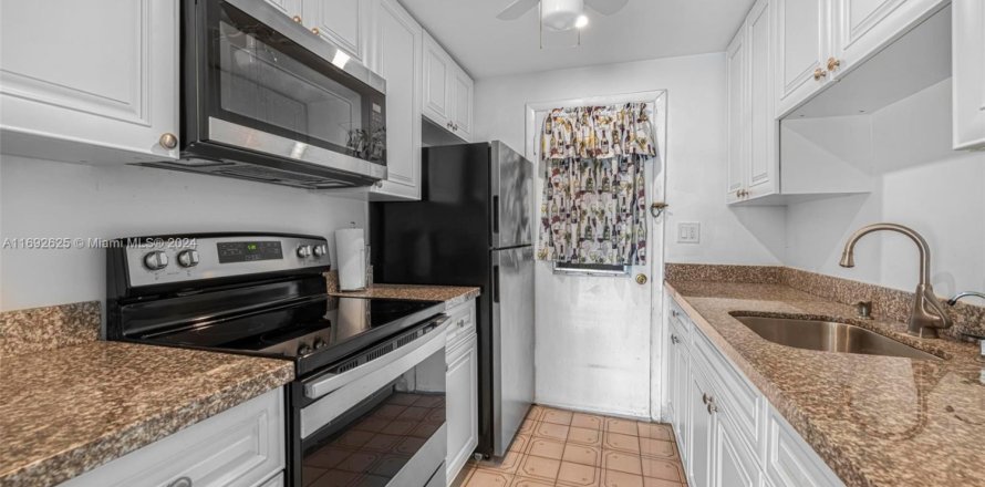 Condo à North Miami Beach, Floride, 2 chambres  № 1764674
