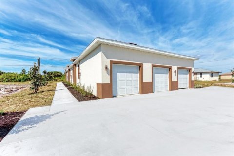 Apartamento en alquiler en Rotonda, Florida, 3 dormitorios, 108.51 m2 № 1824396 - foto 1