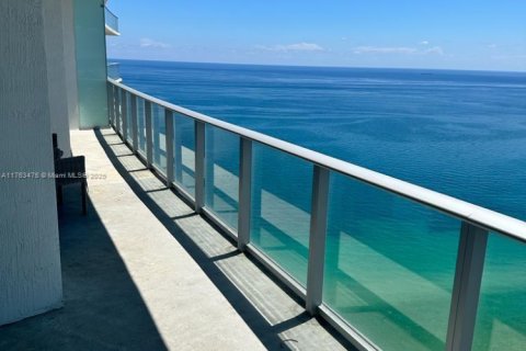 Condominio en venta en Hollywood, Florida, 2 dormitorios, 107.86 m2 № 1715708 - foto 18