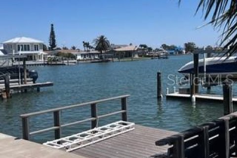 Casa en venta en Saint Pete Beach, Florida, 3 dormitorios, 154.03 m2 № 1735535 - foto 2