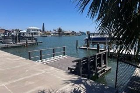 Casa en venta en Saint Pete Beach, Florida, 3 dormitorios, 154.03 m2 № 1735535 - foto 6