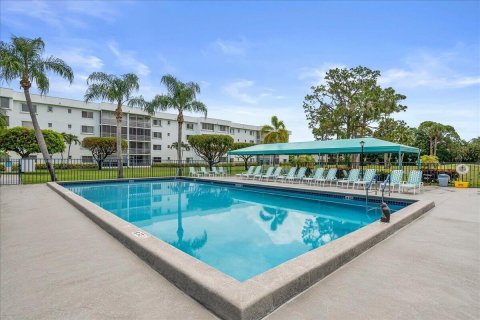 Condo in Lake Worth, Florida, 2 bedrooms  № 2182922 - photo 23