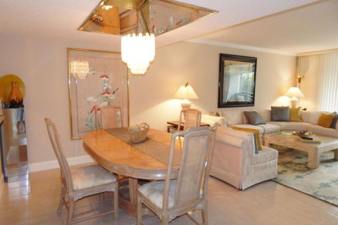 Condo in Lake Worth, Florida, 2 bedrooms  № 2182922 - photo 8