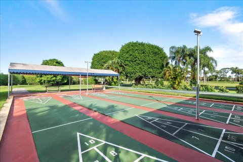 Condo in Lake Worth, Florida, 2 bedrooms  № 2182922 - photo 27