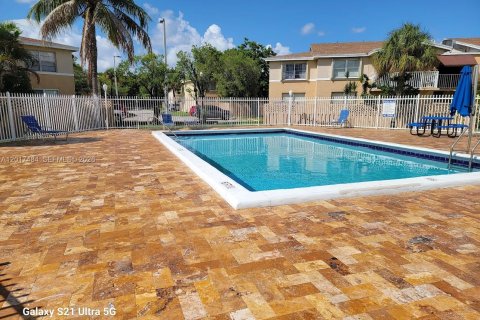 Condo in Doral, Florida, 2 bedrooms  № 2186069 - photo 29