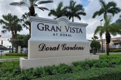 Condo in Doral, Florida, 2 bedrooms  № 2186069 - photo 3