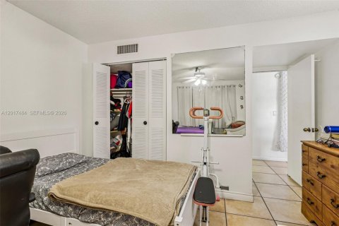 Condo in Doral, Florida, 2 bedrooms  № 2186069 - photo 22