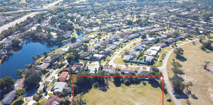 Land in Coconut Creek, Florida № 976487