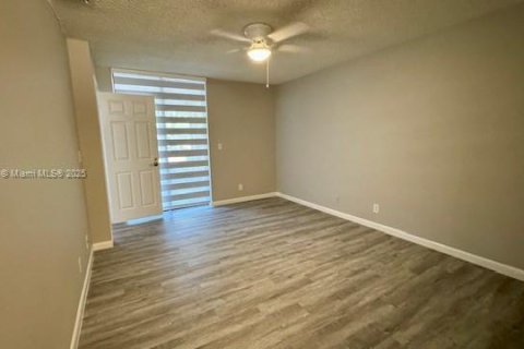 Copropriété à vendre à Coconut Creek, Floride: 3 chambres, 103.68 m2 № 1833885 - photo 9