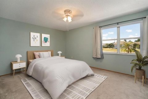 House in Sun City Center, Florida 2 bedrooms, 172.05 sq.m. № 2213793 - photo 17