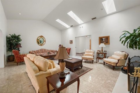 Villa ou maison à vendre à Port Charlotte, Floride: 9 chambres, 810.39 m2 № 2214840 - photo 9