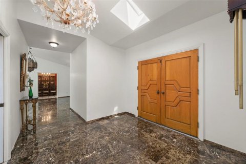 Villa ou maison à vendre à Port Charlotte, Floride: 9 chambres, 810.39 m2 № 2214840 - photo 6