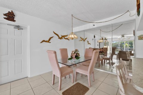 Condo in Jensen Beach, Florida, 2 bedrooms № 2178800 - photo 13