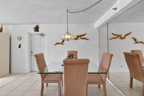Condo in Jensen Beach, Florida, 2 bedrooms № 2178800 - photo 8