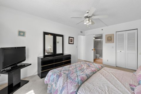 Condo in Jensen Beach, Florida, 2 bedrooms № 2178800 - photo 19