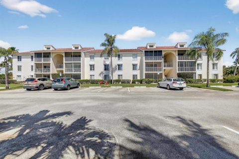 Condo in Jensen Beach, Florida, 2 bedrooms № 2178800 - photo 26