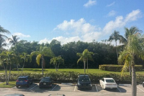 Condo in Jensen Beach, Florida, 2 bedrooms № 2178800 - photo 15