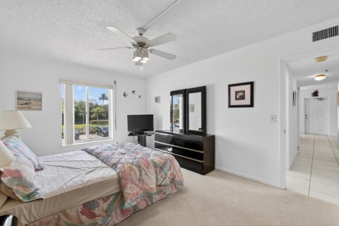 Condo in Jensen Beach, Florida, 2 bedrooms № 2178800 - photo 18