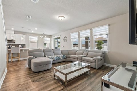 Casa en venta en Minneola, Florida, 4 dormitorios, 248.98 m2 № 2197597 - foto 3