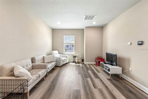 Casa en venta en Minneola, Florida, 4 dormitorios, 248.98 m2 № 2197597 - foto 18