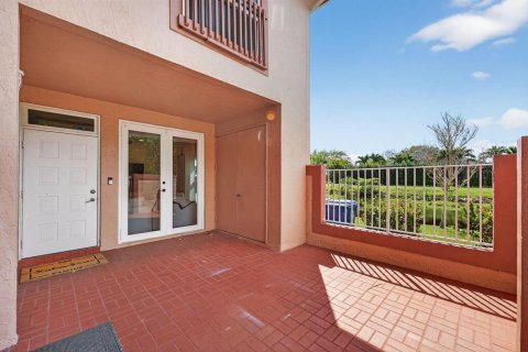 Townhouse in Coral Springs, Florida 3 bedrooms, 141.4 sq.m. № 2083221 - photo 3