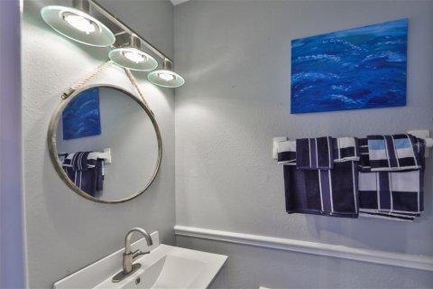 Condo in Saint Petersburg, Florida, 2 bedrooms  № 1335132 - photo 24