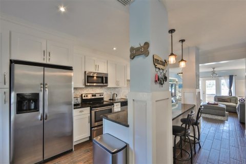 Condo in Saint Petersburg, Florida, 2 bedrooms  № 1335132 - photo 4