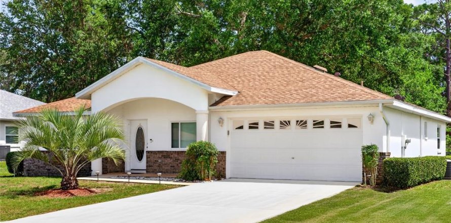 Casa en Ocala, Florida 3 dormitorios, 169.64 m2 № 2225353
