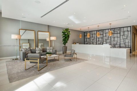 Condo in Miami, Florida, 1 bedroom  № 2397215 - photo 20