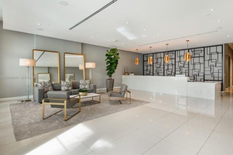 Condo in Miami, Florida, 1 bedroom  № 2397215 - photo 12