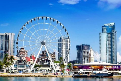 Condo in Miami, Florida, 1 bedroom  № 2397215 - photo 26
