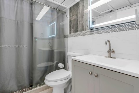 House in Tamarac, Florida 3 bedrooms, 103.21 sq.m. № 2021101 - photo 8