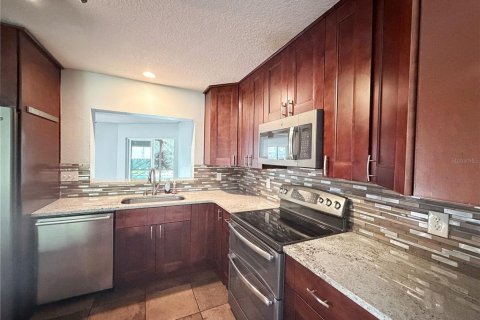House in Winter Park, Florida 3 bedrooms, 149.94 sq.m. № 2273111 - photo 7