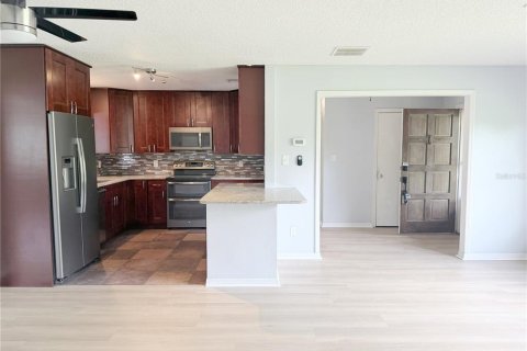 House in Winter Park, Florida 3 bedrooms, 149.94 sq.m. № 2273111 - photo 4