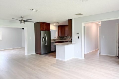 House in Winter Park, Florida 3 bedrooms, 149.94 sq.m. № 2273111 - photo 3