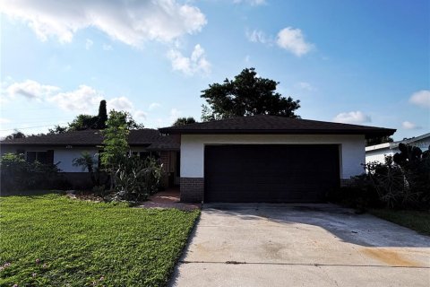 House in Winter Park, Florida 3 bedrooms, 149.94 sq.m. № 2273111 - photo 2