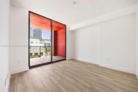 Condo in Miami, Florida, 1 bedroom  № 2086353 - photo 4