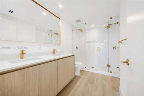 Condo in Miami, Florida, 1 bedroom  № 2086353 - photo 7