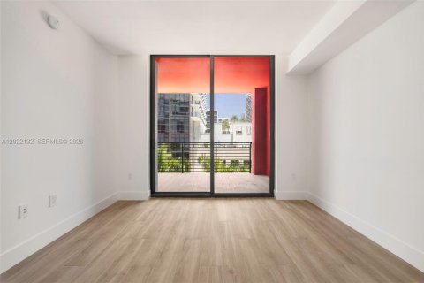 Condo in Miami, Florida, 1 bedroom  № 2086353 - photo 5