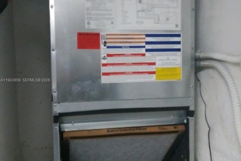 Condo in Plantation, Florida, 1 bedroom  № 2000812 - photo 8