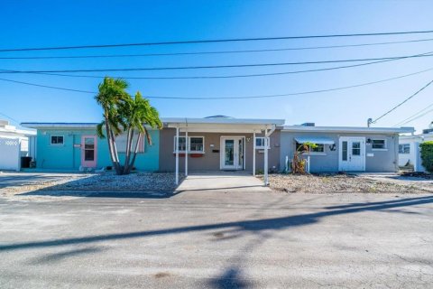 Villa ou maison à vendre à Holmes Beach, Floride: 2 chambres, 90.86 m2 № 1717663 - photo 13