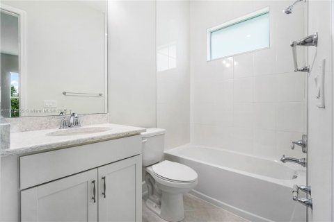 House in Westlake, Florida 4 bedrooms № 2013177 - photo 22